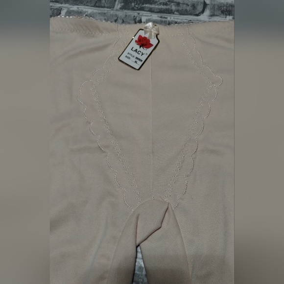 Women's Shapewear Shorts - Black and Cream - Picture 10 of 11